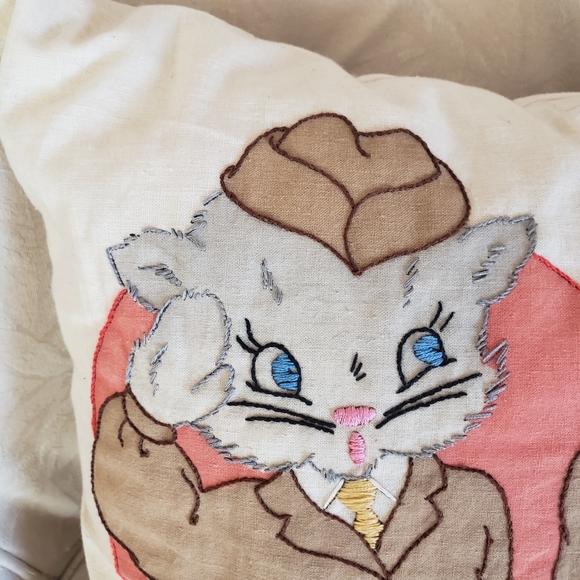 Vintage Throw Pillow WWII Soldiers Hand Embroidered Decorative Twill  USA - Picture 3 of 9